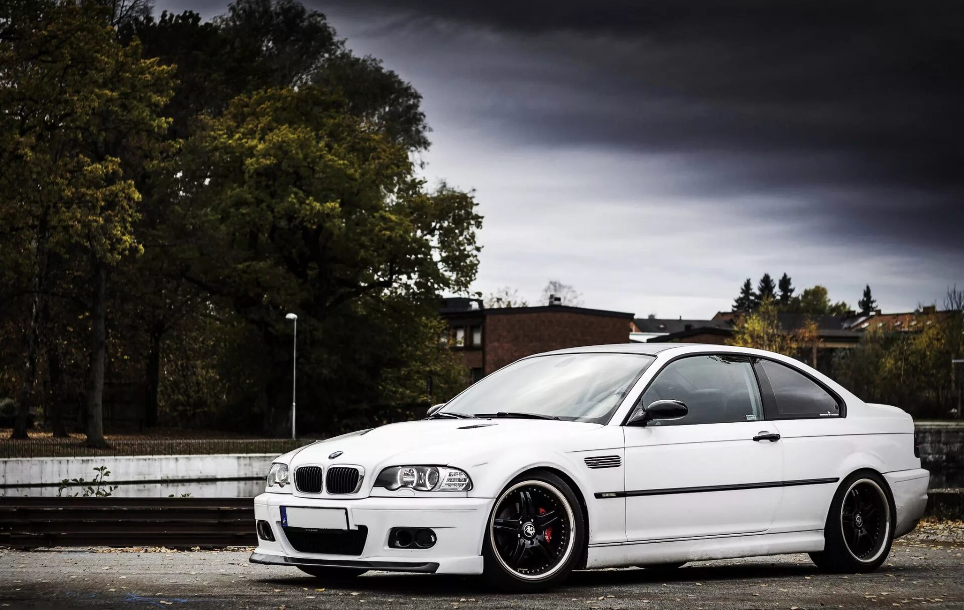 Е36 е46. BMW e46 белая. БМВ е46 белая. БМВ м3 е46 белая. BMW m3 e46 White.