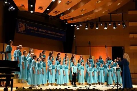 Весенняя хора