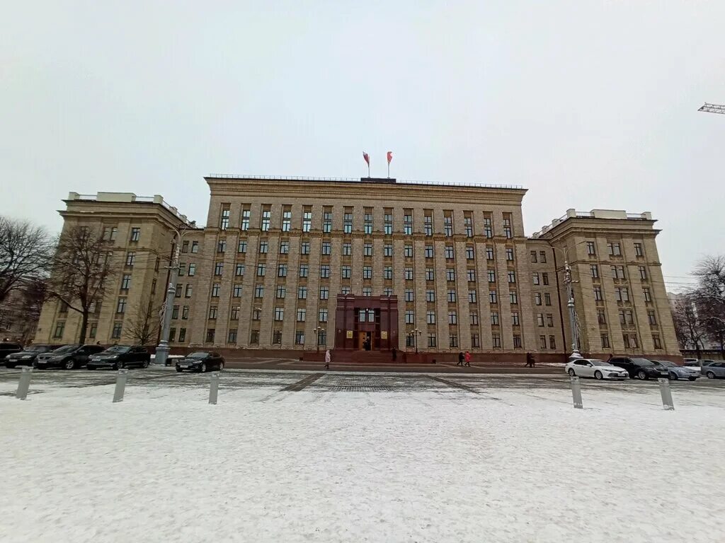 автомобили правительства воронежской области. здание правительства воронежской области сверху. площадь ленина 1. площадь ленина 1 воронеж. площадь ленина ульяновск.