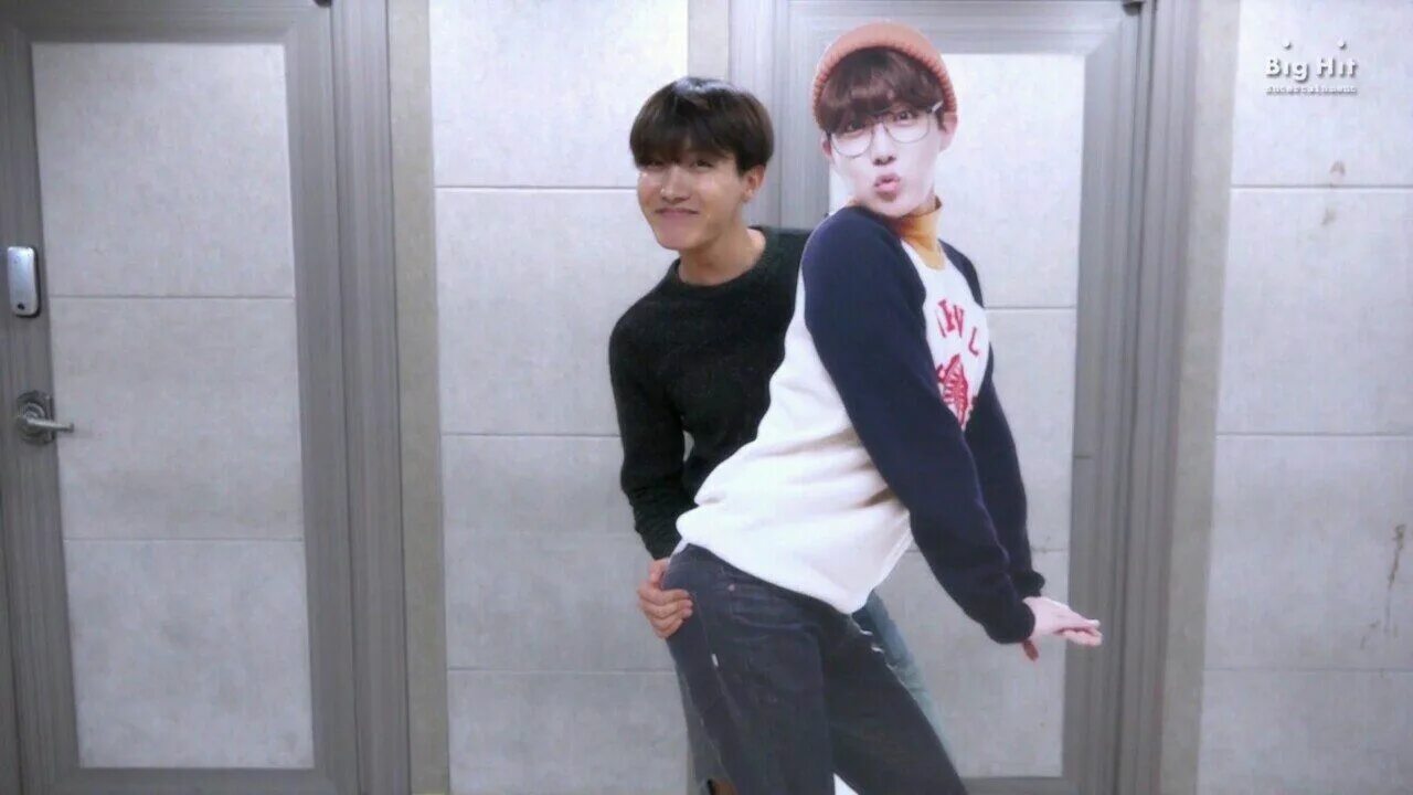 Jungkook j hope. Чон хосок и чон чонгук. Чонгук и хосок. Мин юнги и чон хосок. Чонгук хосок песня.