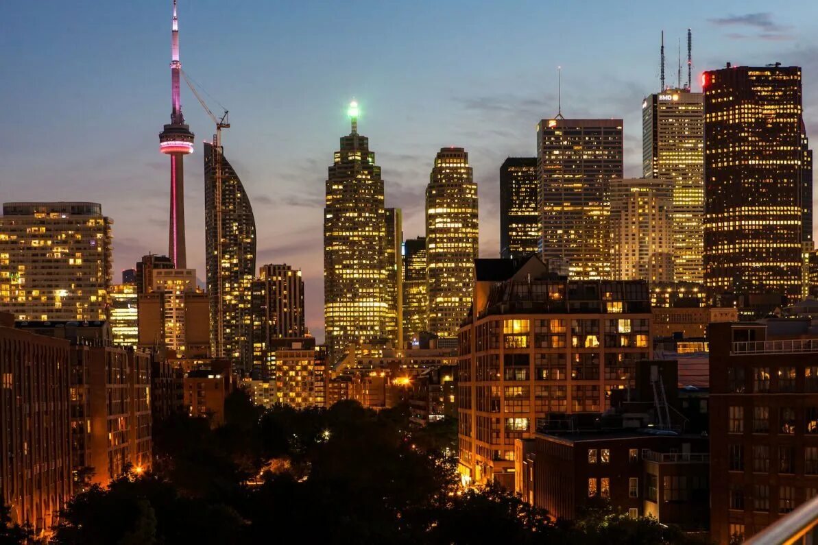 Город торонто страна. Город Торонто Канада. Канада небоскребы Торонто. Город Торонто (Канада,Северная Америка).. Торонто Канада достопримечательности.