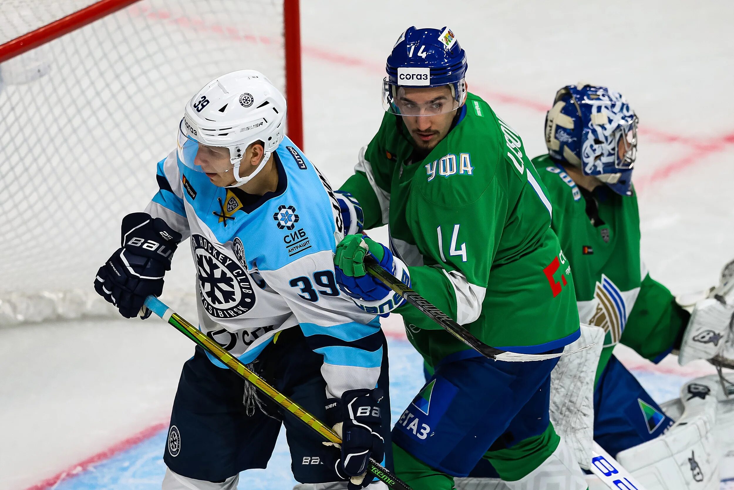 Салават юлаев кто это. Вязовой салават юлаев. Вязовой салават юлаев. Игроки хк салават юлаев. Хк салават юлаев.