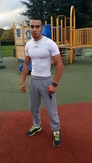 Молодого натягивает мужик
