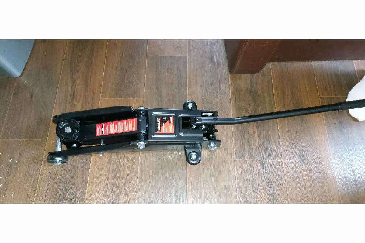 гидравлический подкатной домкрат gigant t83502. 0, 2т, 80-370 мм (низкий подхват) 2 30 02 004. гидравлический подкатной домкрат gigant 2т htj 2g. домкрат гигант 2 т куга 2. гидравлический подкатной домкрат gigant 2т htj 2g.