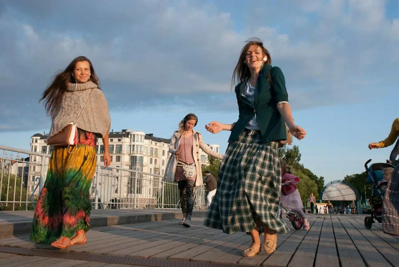 Танец прогулка. Танцевальная прогулка. dance walking танцевальная прогулка. dance walking. dance walking спб 2025.