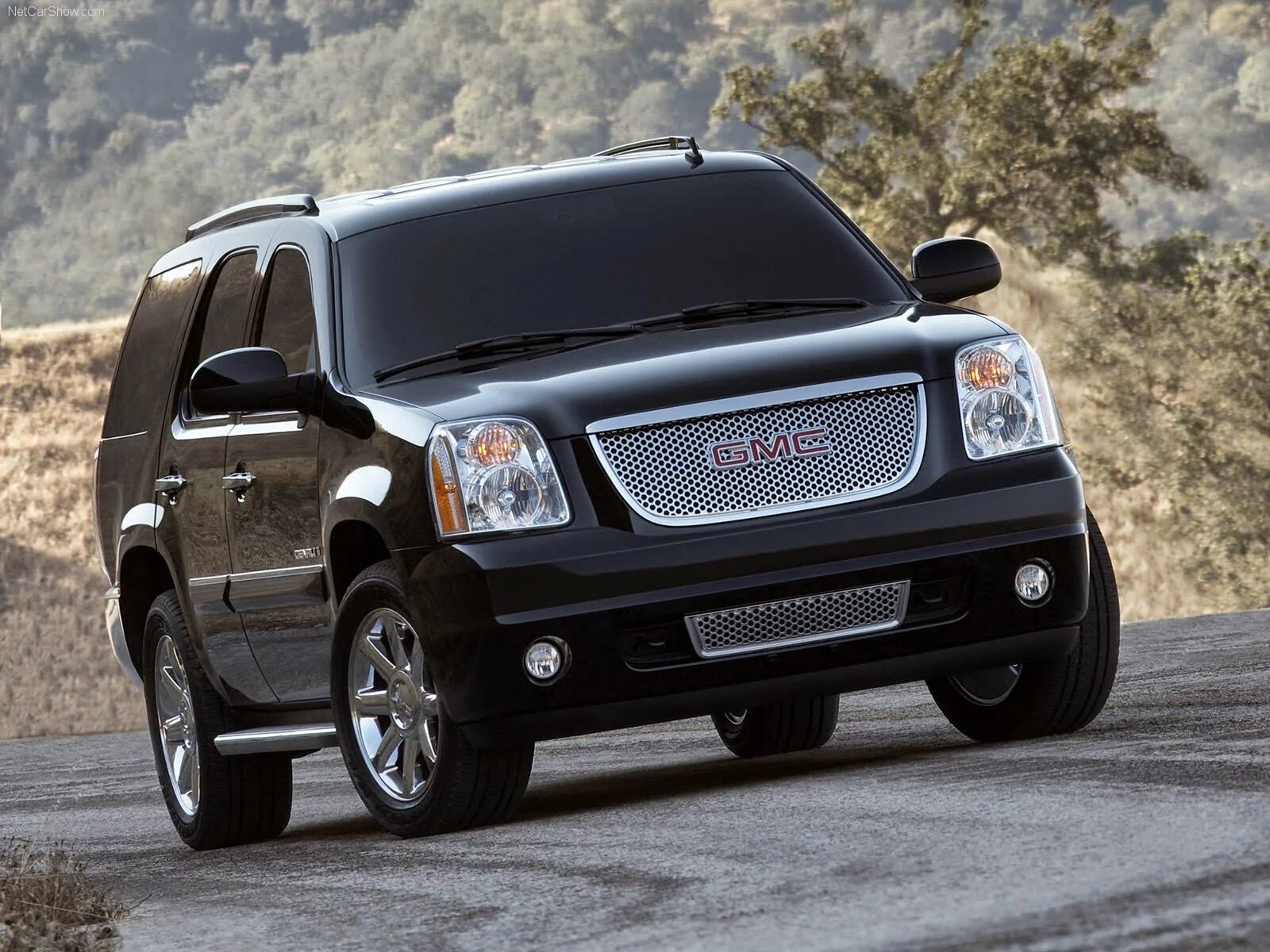 Высокие иномарки. GMC Yukon Denali. Машина GMC Yukon Denali. GMC Yukon Denali 2007. GMC Yukon Denali 2006.