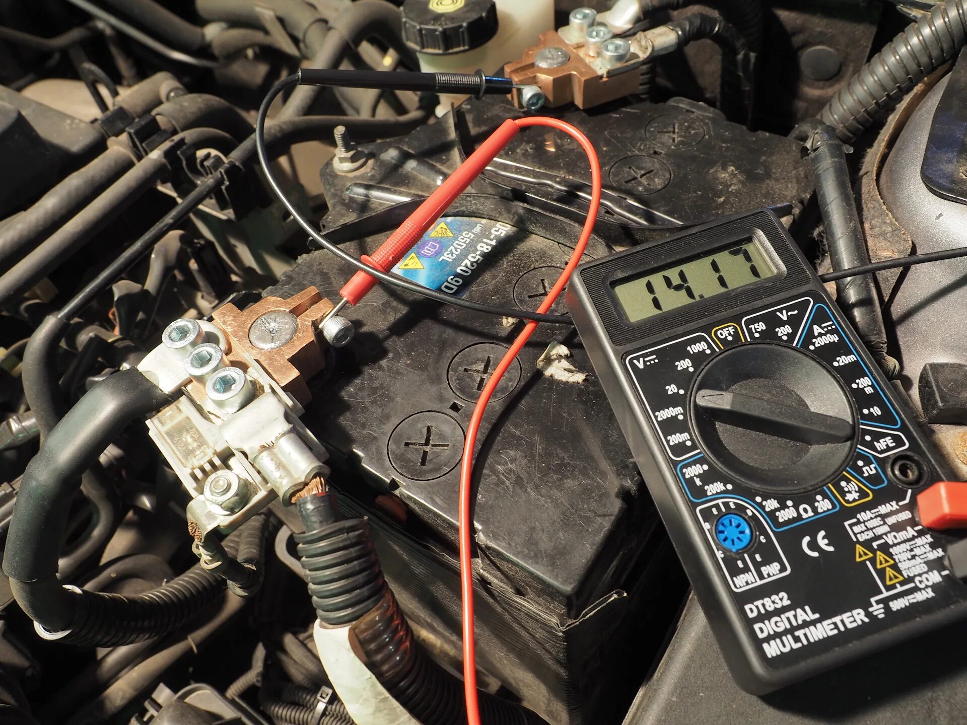 Ток утечки нива. Ток утечки нива. Амперметр для проверки утечки авто. Ваз 2107 утечка тока через генератор. Хундай акцент ток утечки.