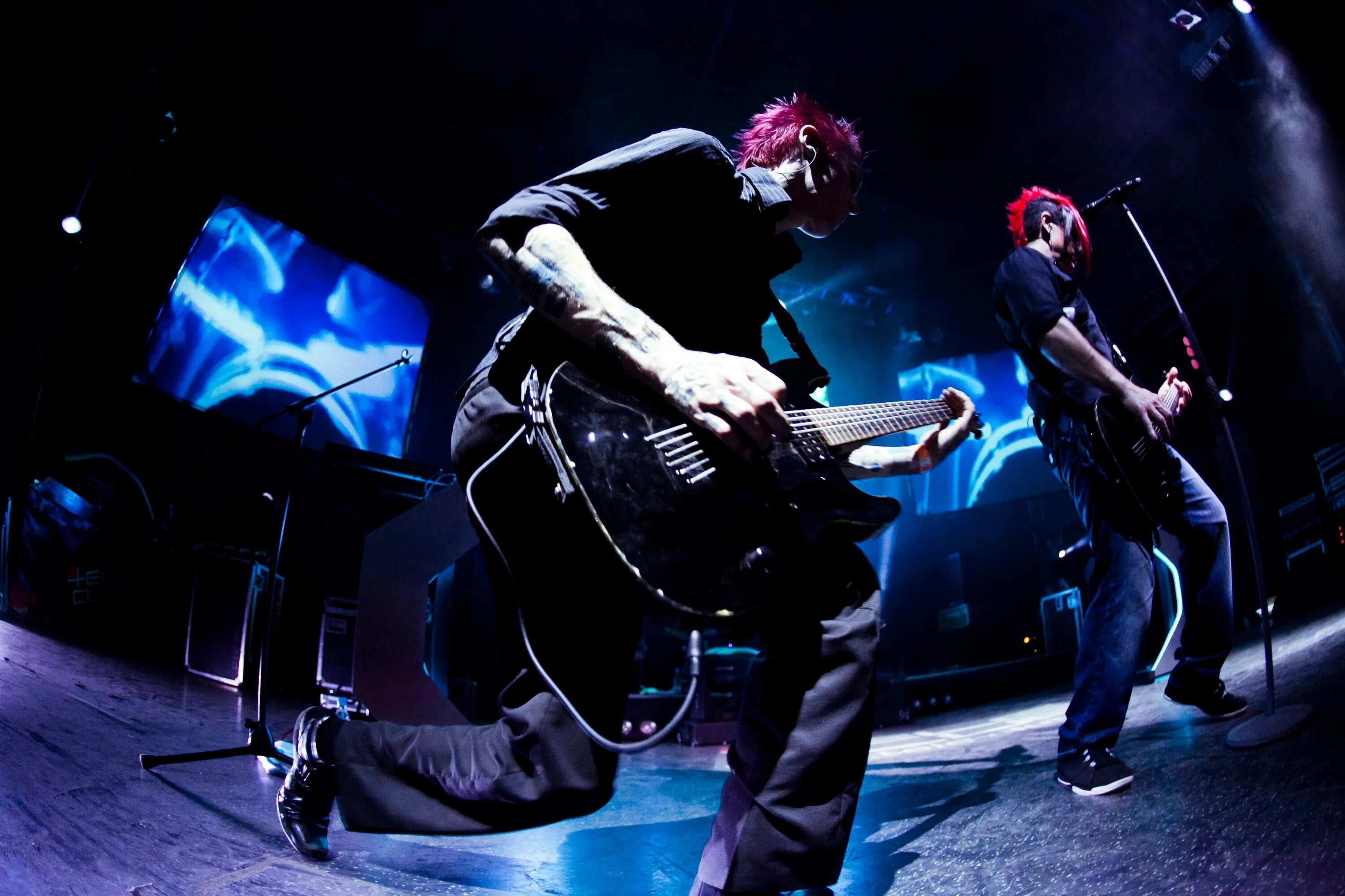 Электроник поп рок. Imagine dragons альтернативный рок. Грин дэй участники. Группа blue stahli. Группа приключения электроников.