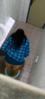 Смотрите desi caught in toilet на ThisVid - HD порно видео сайт с самой бол...