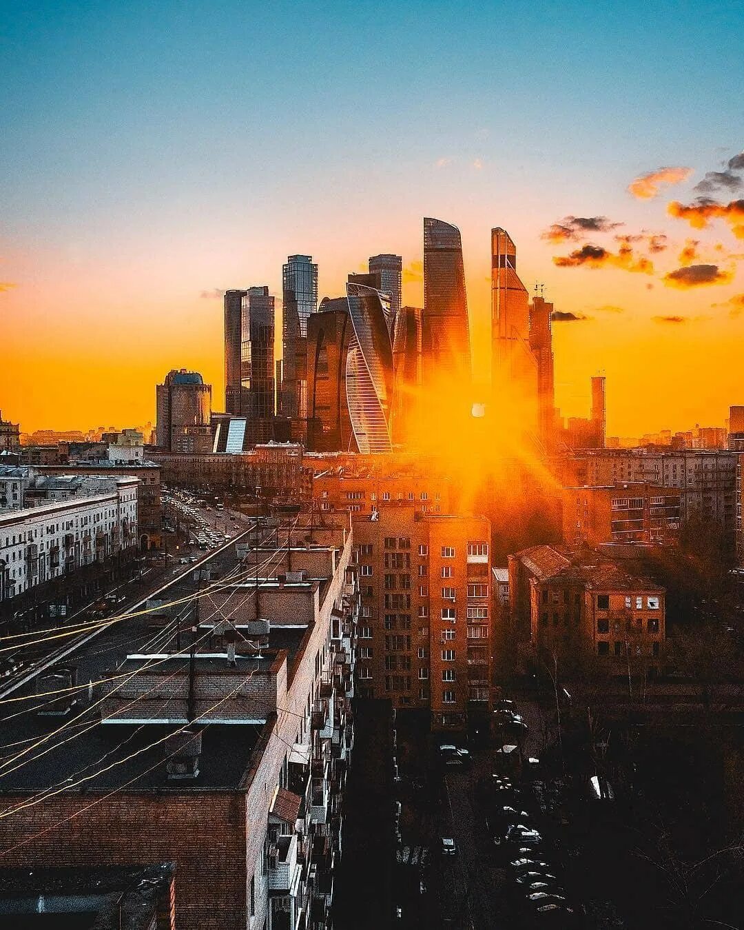 Закат в городе. Утренний город. Рассвет в городе. Рассвет в Москве.