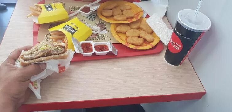 Макс бургер. Max burger волхов. Бургер. Нео бургер волхов меню. Бургер.