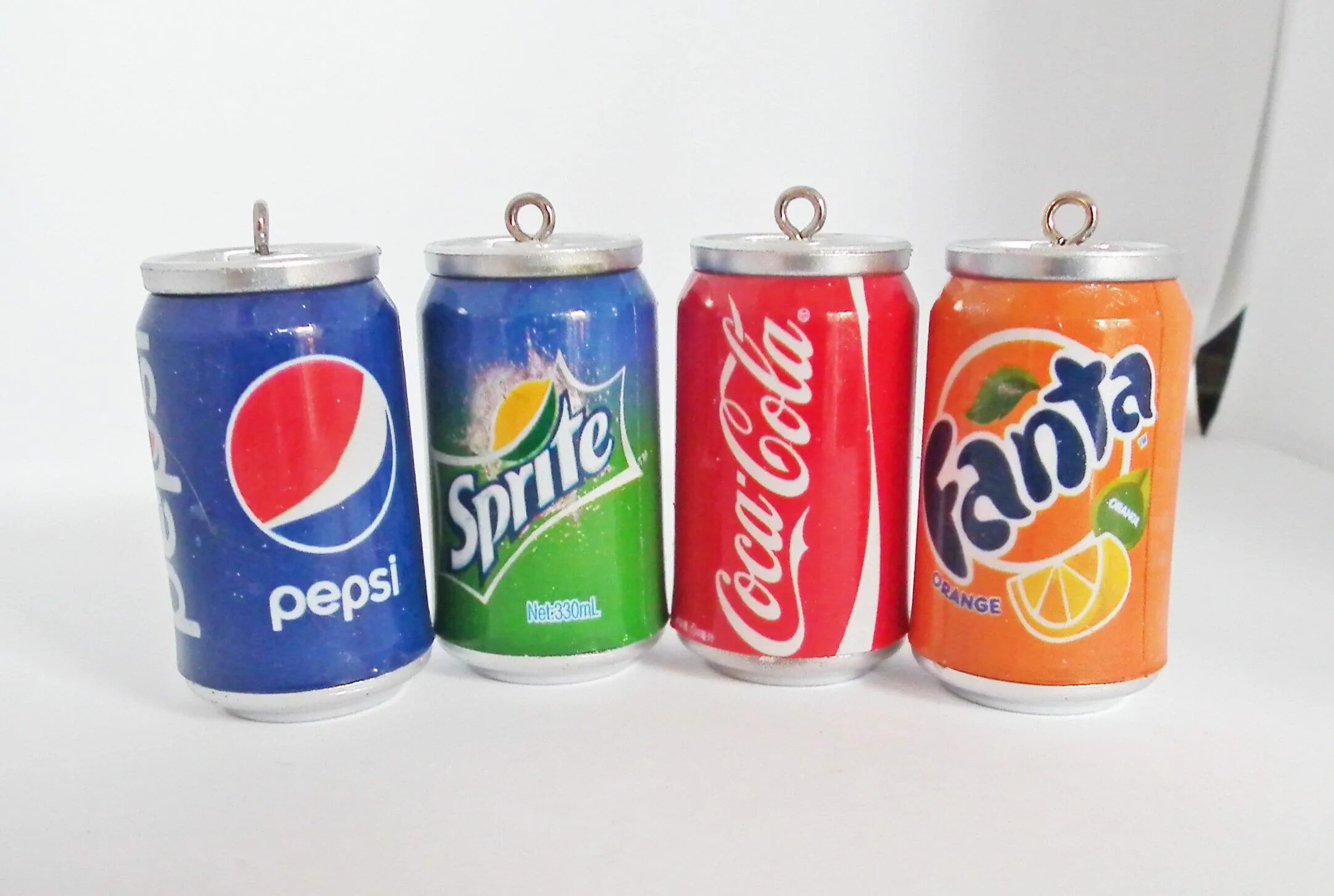 Fanta cola sprite 330ml. Кока кола пепси фанта. Кока кола пепси фанта. 33. Фанта спрайт.