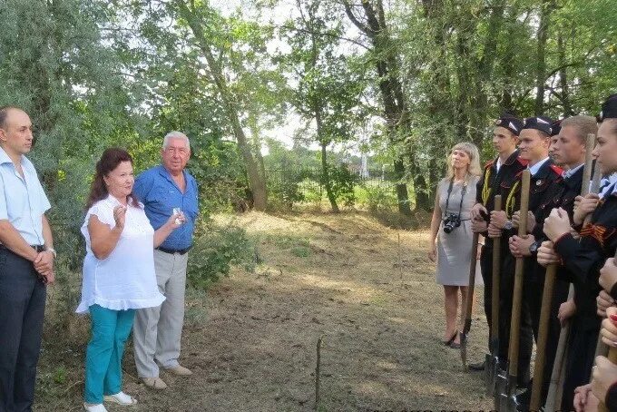 Администрация поселка октябрьский. Октябрьский Ейский район. П.Октябрьский Ейский район Краснодарский край. Сельские поселения Ейского района Краснодарского края. Ейск совет ветеранов.