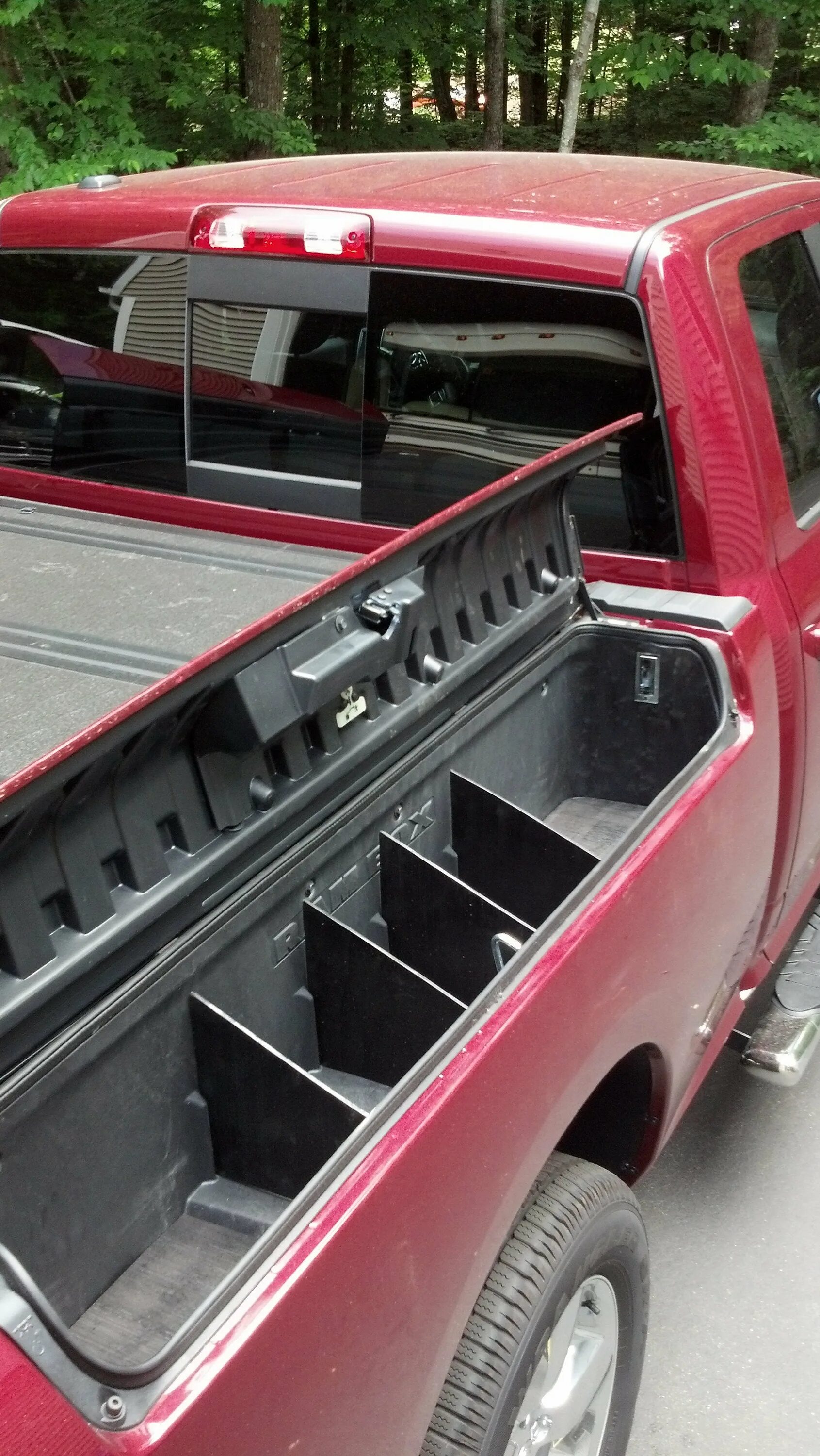 Ram box. RAMBOX Ram 1500. Dodge Ram Box. Додж рам с рамбоксами. Dodge Ram RAMBOX роллета.