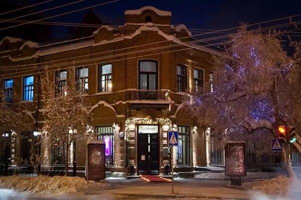 Ресторан ля мезон новосибирск. Ля мезон новосибирск. La maison новосибирск ресторан. Ресторан ля мезон. La maison новосибирск кондитерская.