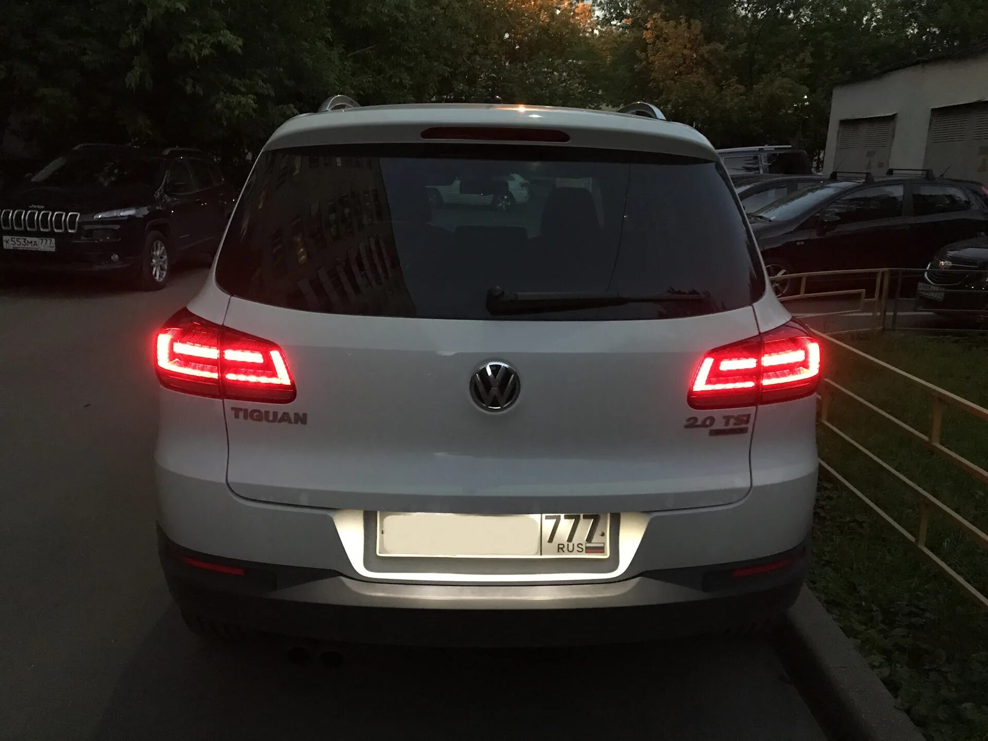 Задние фонари тигуан 1 тюнинг Задние фары или тонировка часть1 Volkswagen Tiguan (1G), 2 л, 2013 года стайли