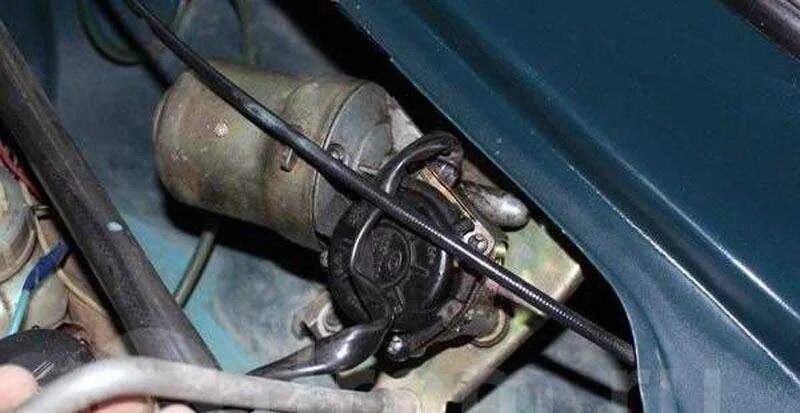 Не опускается до конца