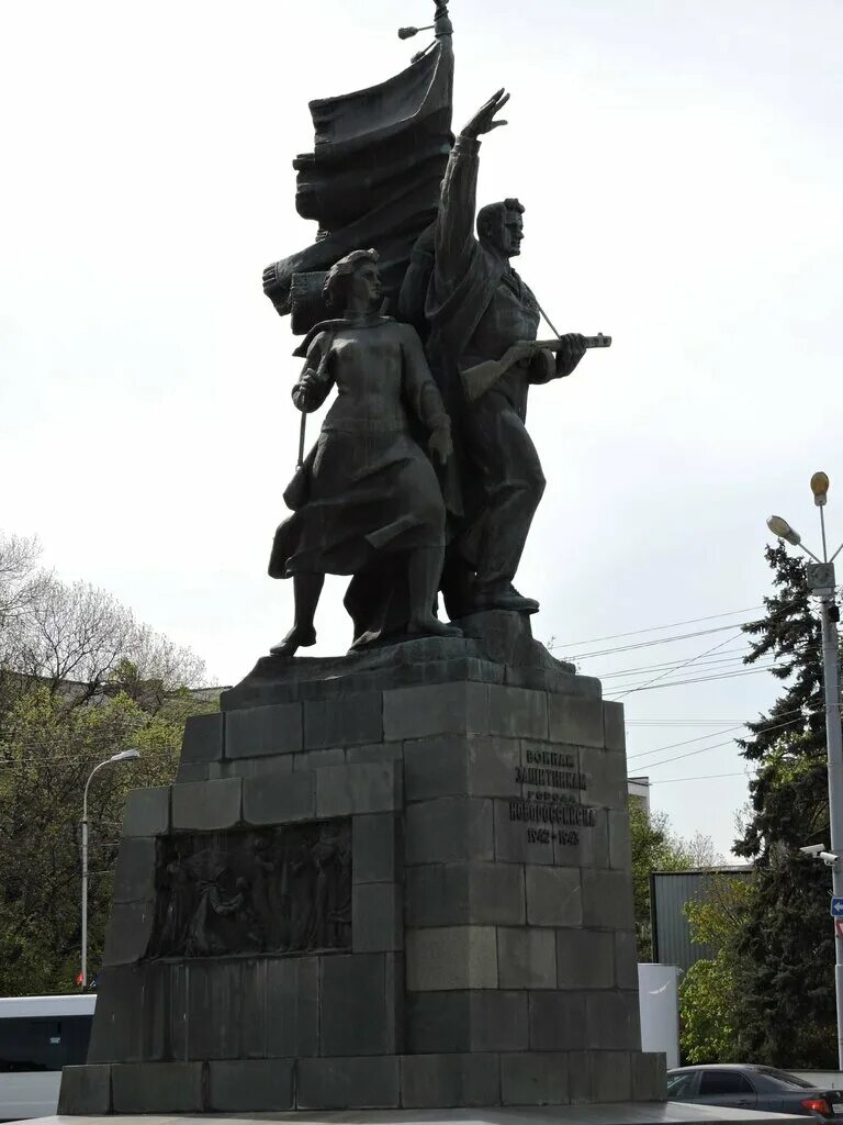 новороссийск фонтан бульвар новороссийской республики. новороссийск памятник освободителям новороссийска. новороссийск памятник освободителям новороссийска. площадь свободы новороссийск фото. памятник воинам защитникам города новороссийска.