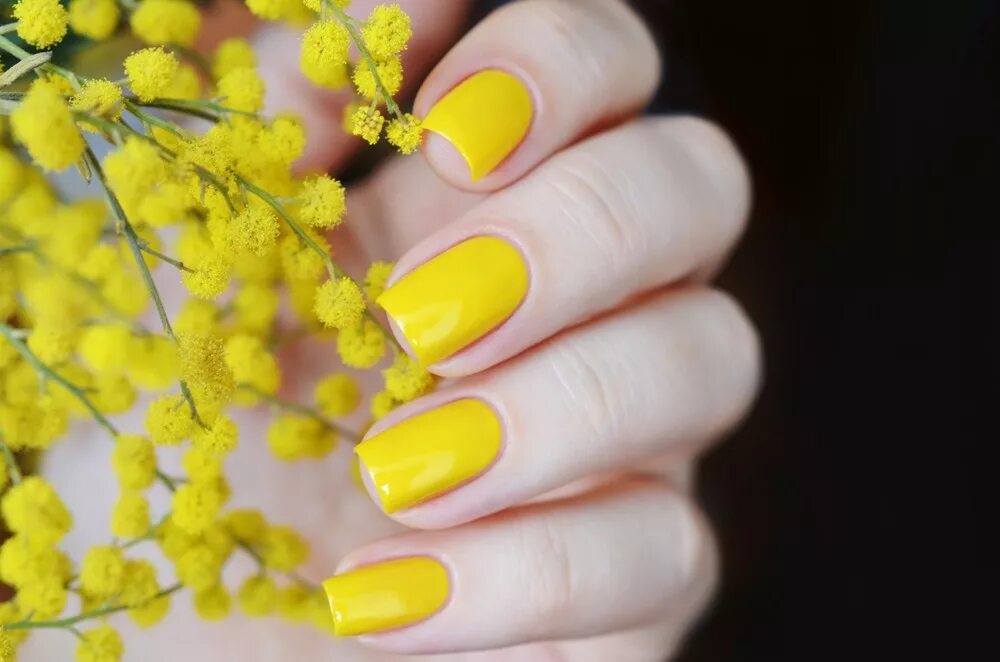 Ногти лимонного цвета. Маникюр с жёлтым цветом. Ярко желтые ногти. Сделай желтый ярче. Желтый маникюр.