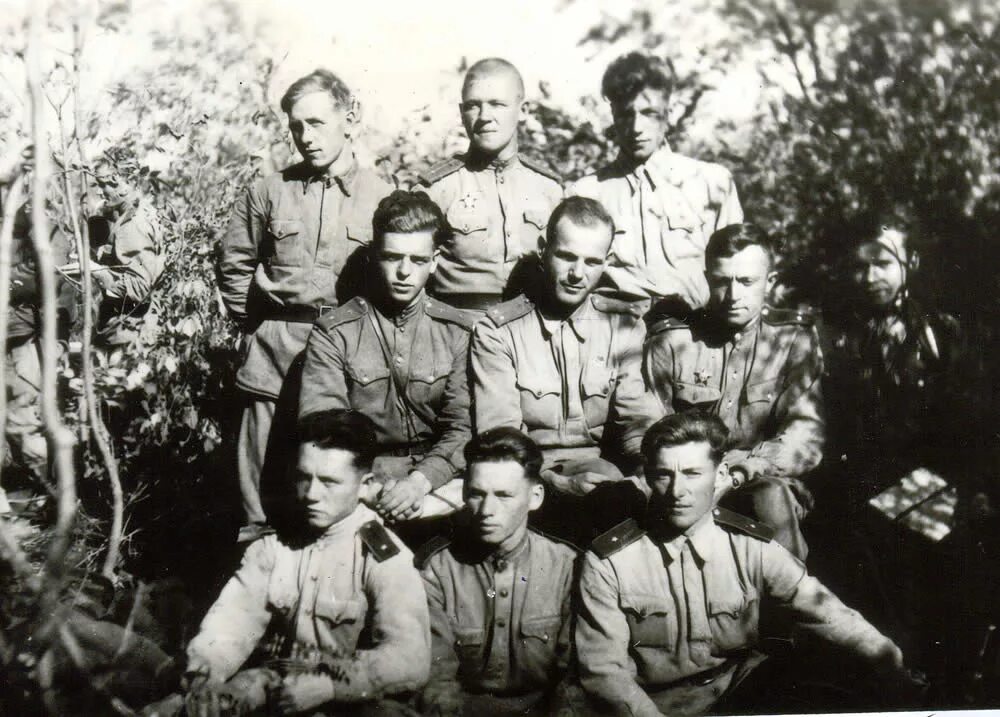 Шап 3. Летчик матвеев александр васильевич 241 шап 166 шап. Долинский сергей андреевич герой советского союза. 166 гвардейский штурмовой авиационный полк. 448 штурмовой авиаполк алимов михаил.