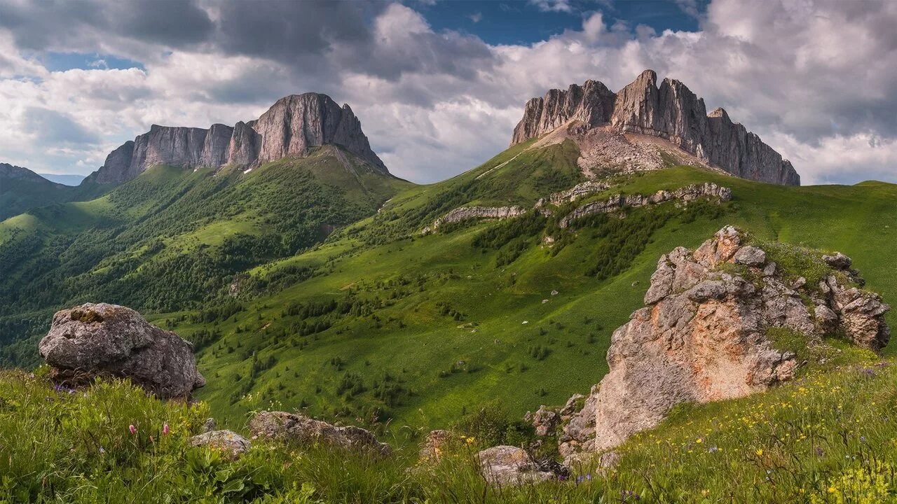 Отрадное горы. Гора ачешбок чертовы ворота. краснодарский край горы большой тхач. псебай гора чертовы ворота. чёртовы ворота мостовской район.