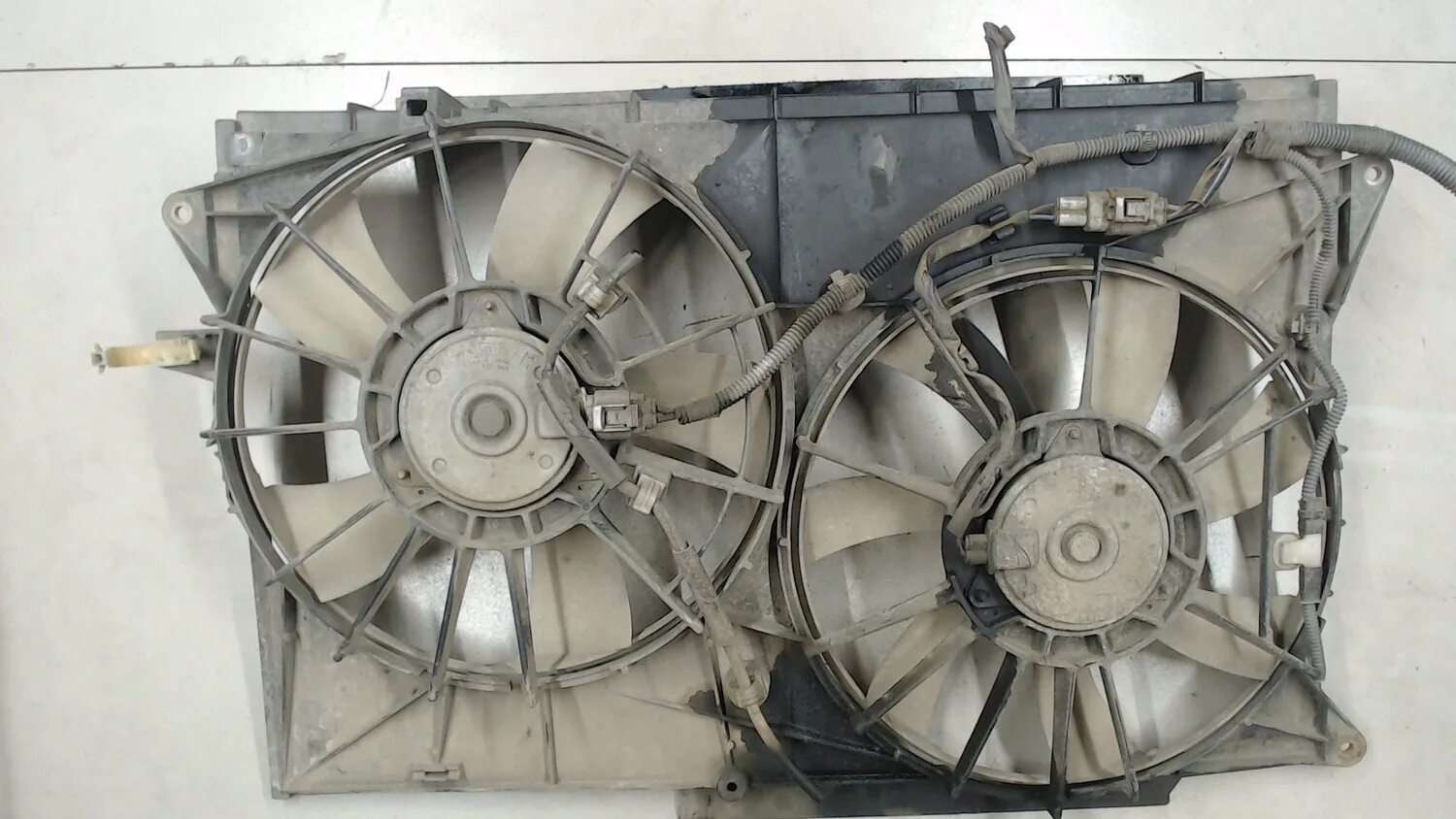 вентилятор на рав 4. диффузор радиатора рав 4. вентилятор на рав 4. вентилятор охлаждения двигателя. вентилятор на рав 4.