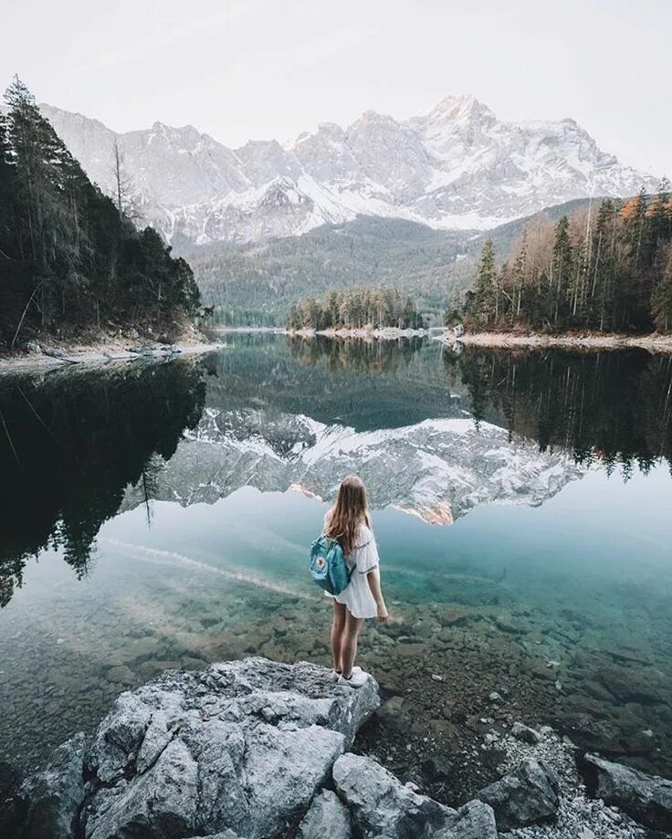 Lake girl. Фотосессия на озере. Девушки на озере. Идеи для фотосессии на озере. Фотосессия возле озера.