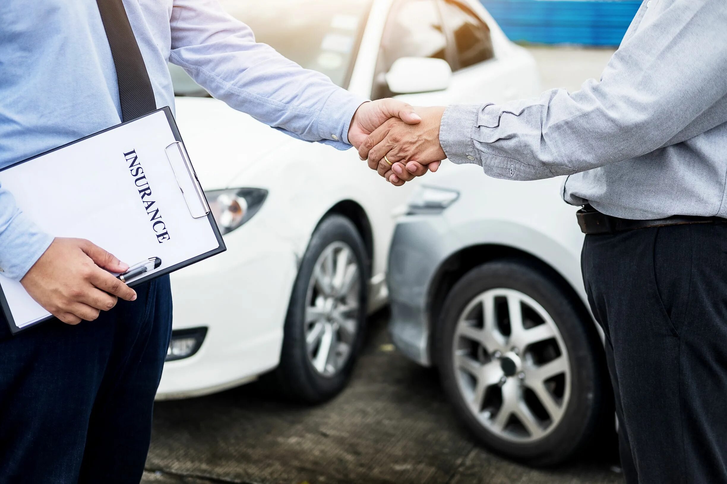 Продажа страхового случая. Автострахование. Страхование автомобиля. Автострахование картинки. Страховой бизнес.