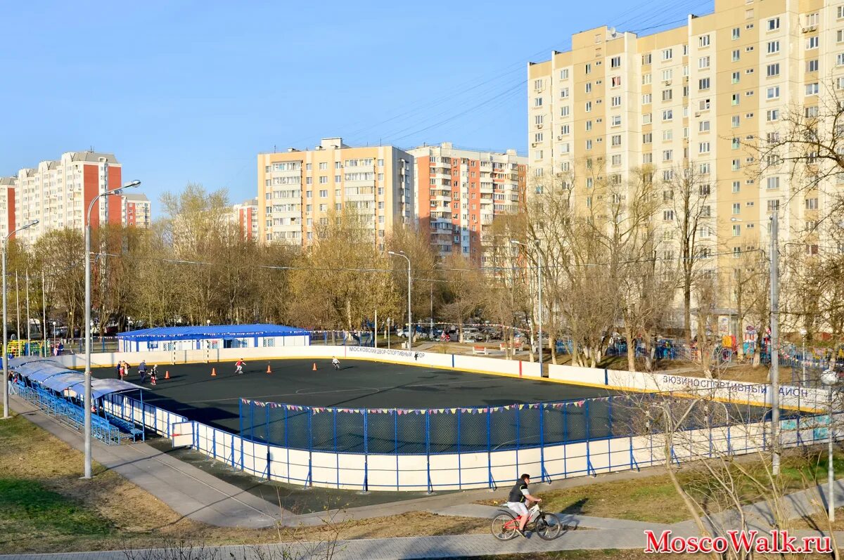 Зюзино отзывы. Зюзино. Зюзино район Москвы. Зюзино район 2000. Московский район Зюзино.