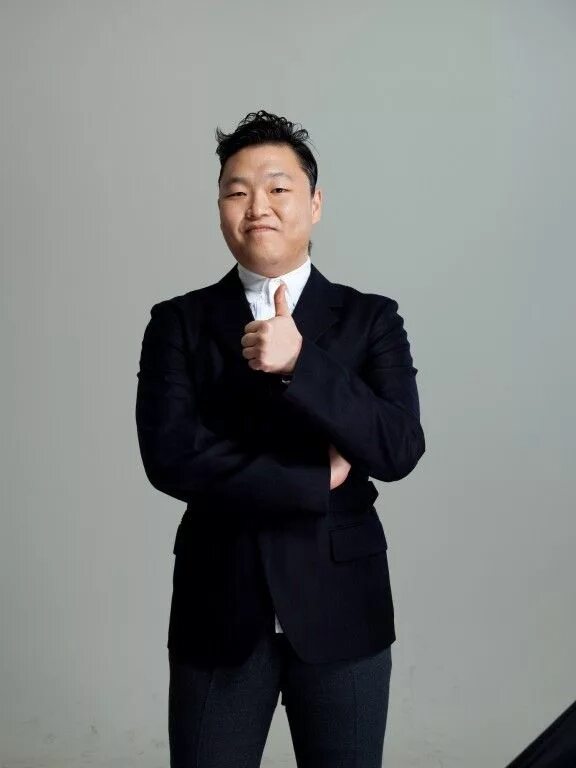 Lunika psy инстаграм. Psy певец. psy 2025 певец. пак чжэ сан psy. юнг ук директор jyp.