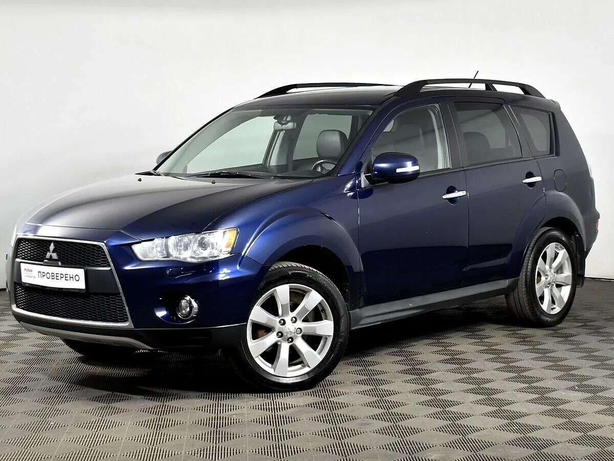 Mitsubishi Outlander 2 Рестайлинг. Outlander 2. Mitsubishi джип синий.