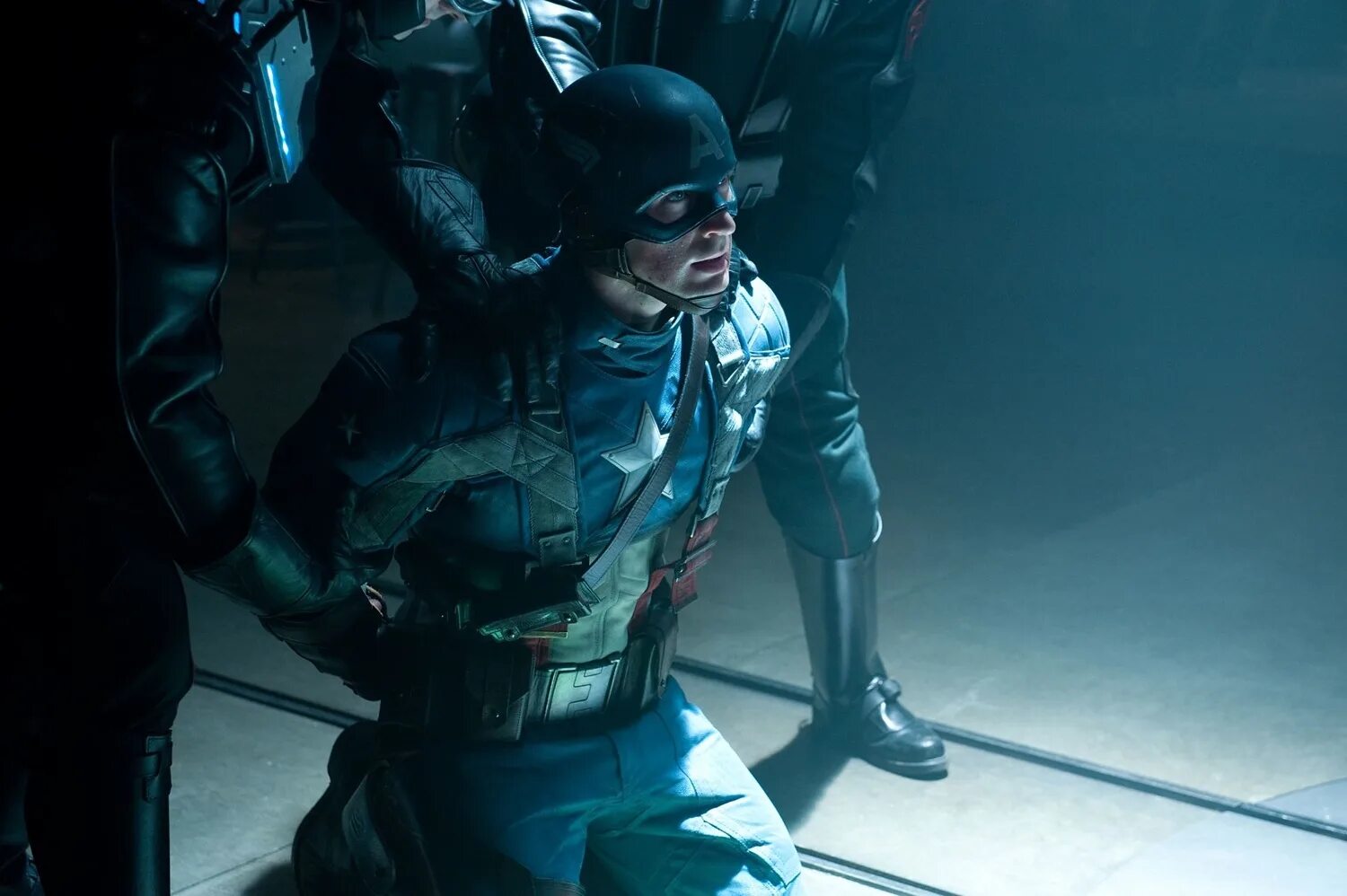 «первый мститель: другая война» (captain america: the winter soldier, 2014). Крис эванс первый мститель 2011. Крис эванс первый мститель 2011. Стив роджерс первый мститель. Капитан америка 2011.