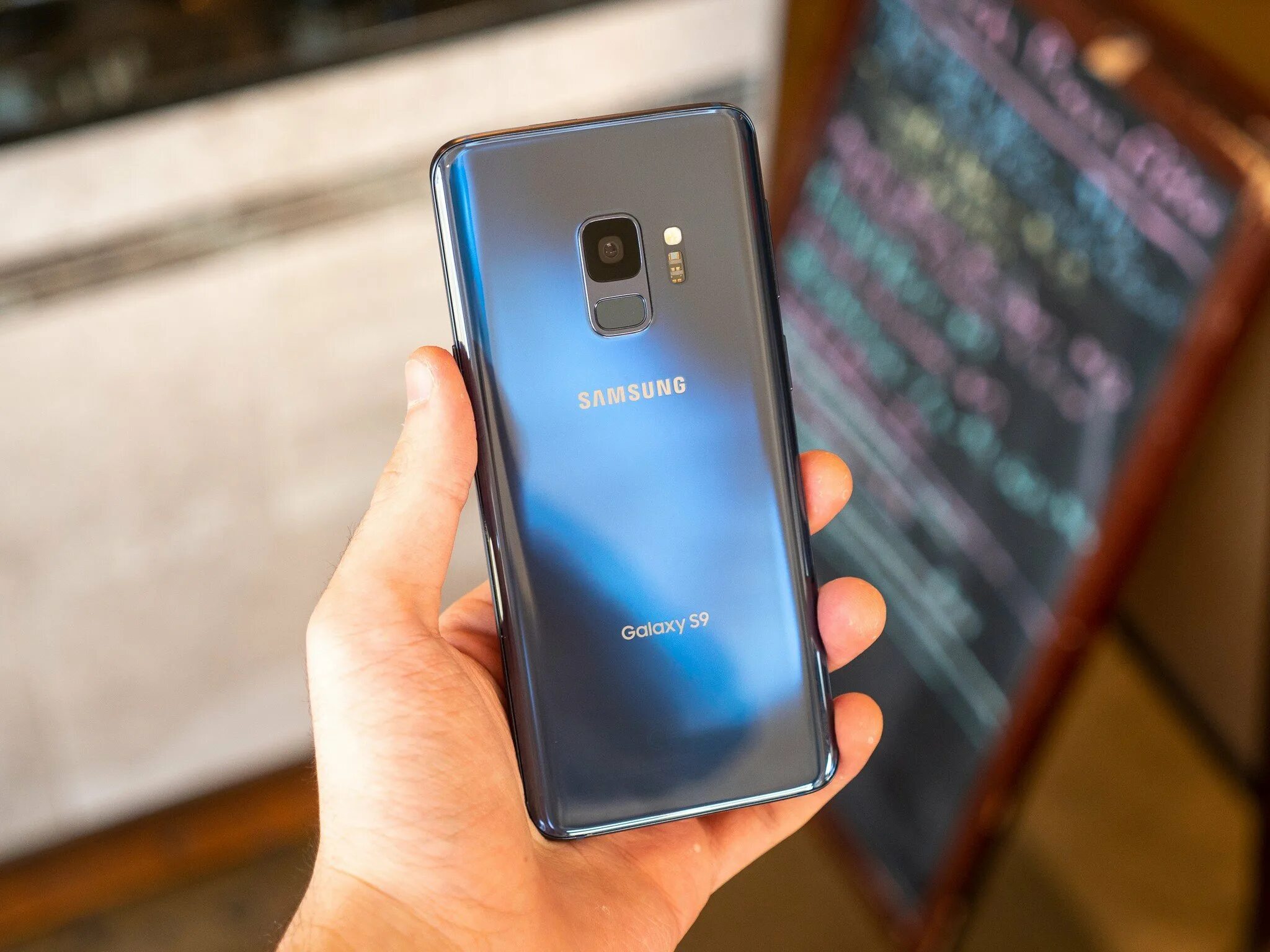 Новый samsung s9. Самсунг 9 авито. Samsung galaxy s9 plus ультрафиолет. Самсунг 9 авито. Samsung galaxy s9+ фото.