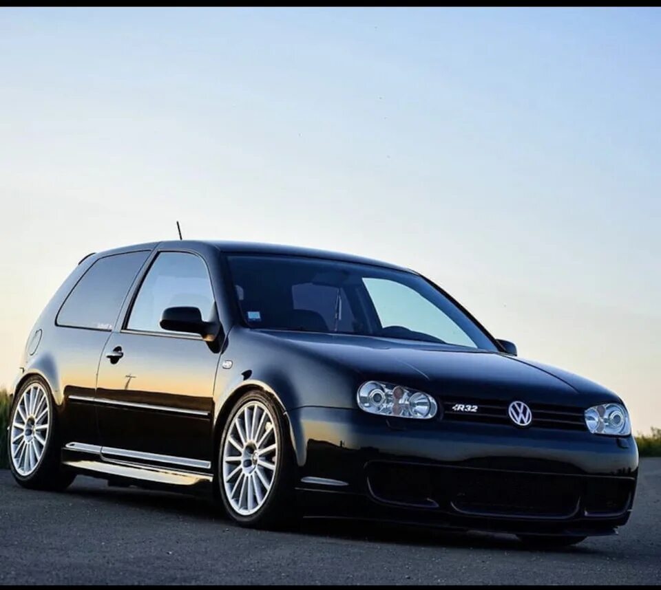 Купить гольф 4 на авито. VW Golf mk4. Golf 4 r32. Golf r32 mk4. Golf 4 oz Aristo.