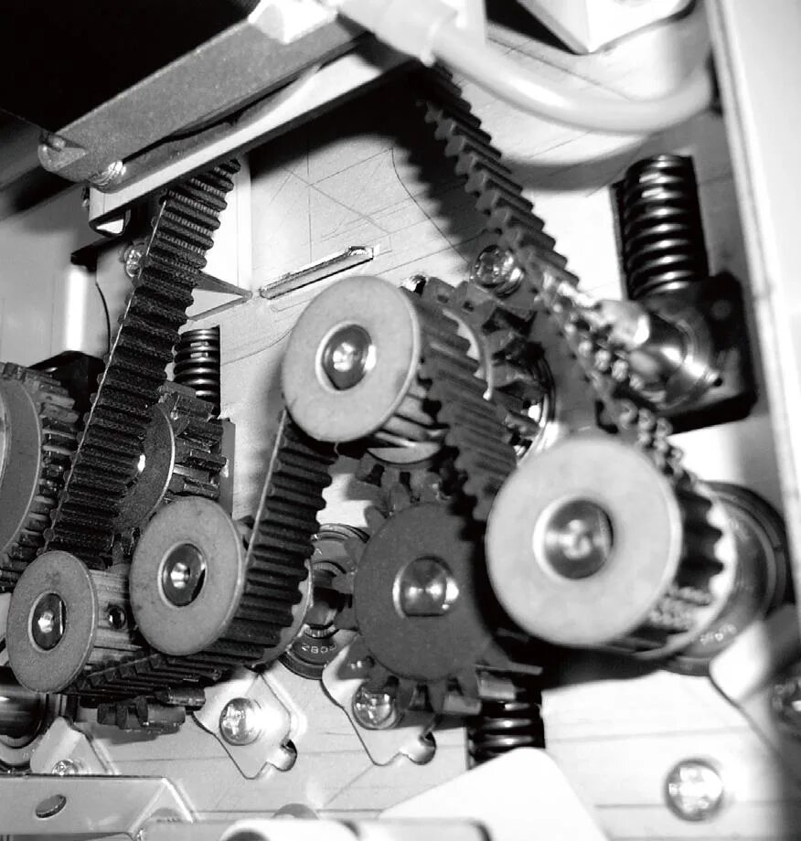 Принцип работы ременной передачи. Устройство электродвигателя шкив. Расчет скорости вращения шкивов в ременной передачи. Каким моментом ремень. Шкив и ремень ременная передача лего.