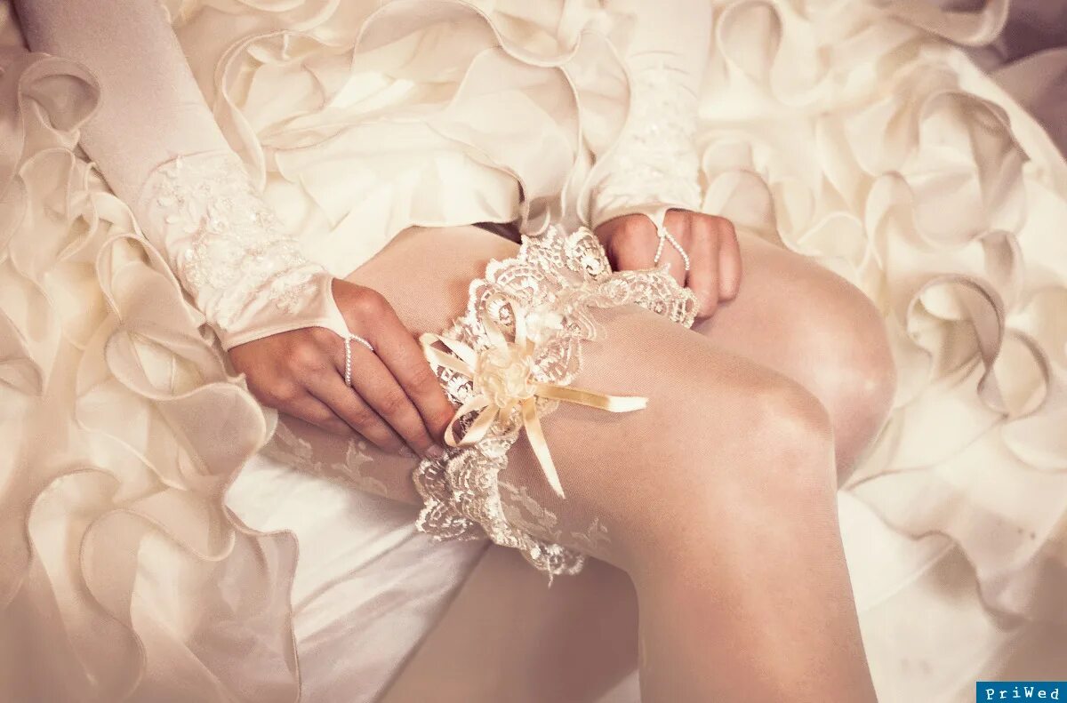 невеста готовится к свадьбе. сборы невесты. к чему снятся сборы на свадьбу. девушки в гробу в свадебном платье. приснилась свадьба с бывшим.