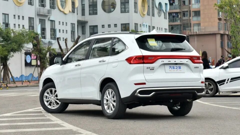Купить новый Haval M6 II 1.5 AMT (143 л.с.) бензин робот в Архангельске: серый Х