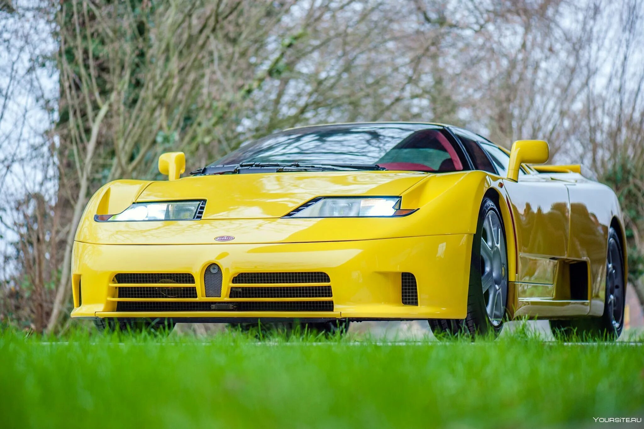 Bugatti eb110 желтая. Бугатти eb110 SS. Машина Bugatti eb110. Bugatti eb110 автомобили Bugatti.