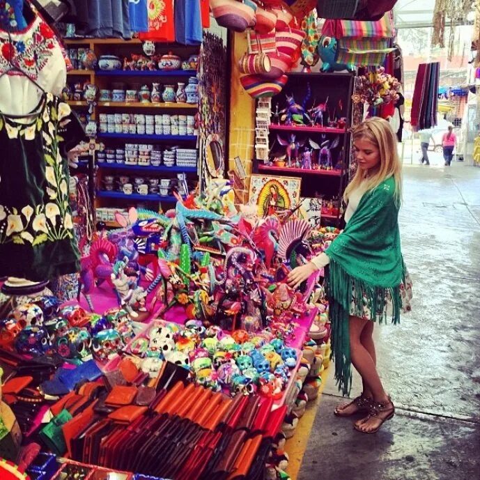 Одежда мария ивакова. Ефремов и маша ивакова. Ведущая маша ивакова. Ведущий орел и решка шопинг. Маша орел и решка шоппинг.