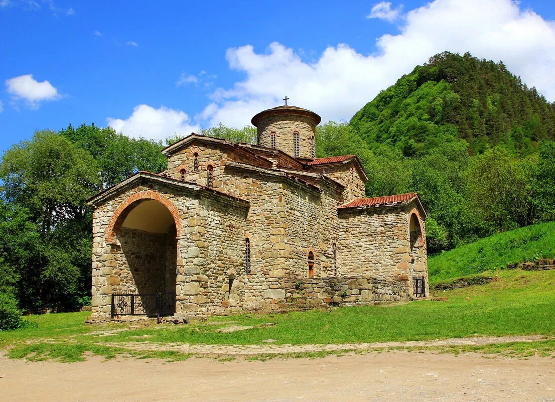 северный храм в аланском городище архыз. северное святилище. как построить святилище в северном стиле. северное святилище. реком цейское ущелье.