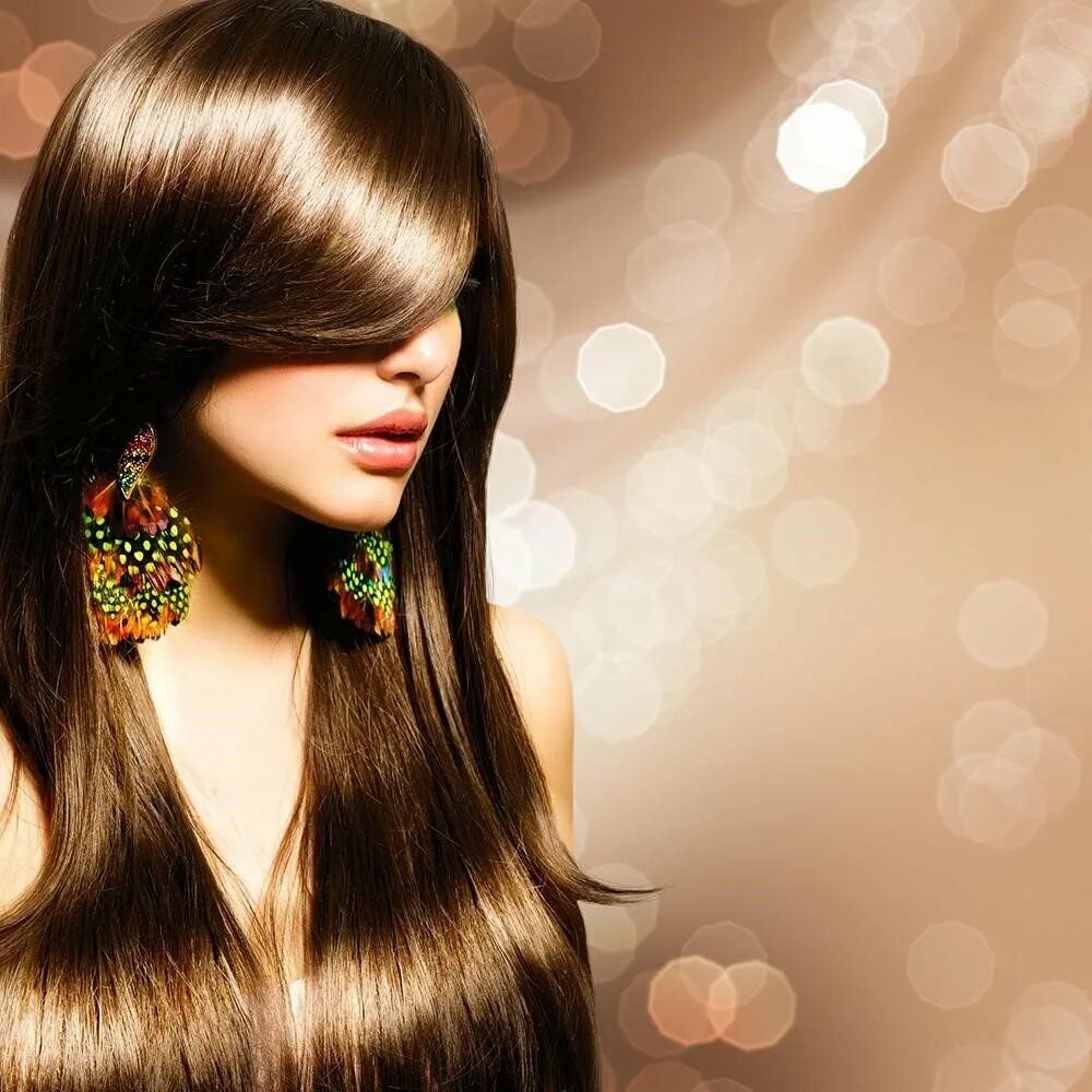 Женская стрижка в салоне. Причёски для девушек. Женская стрижка в салоне. Салон красоты девушка. Укладка волос в салоне.