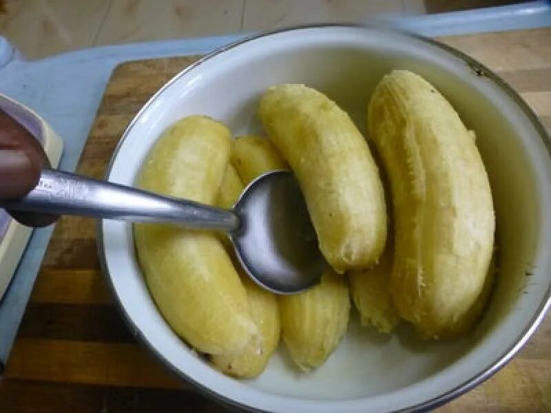 Переспелые бананы что приготовить быстро и вкусно. Перезревший банан. Заготовки из перезрелых бананов. Банановая халва. Что приготовить из бананов.