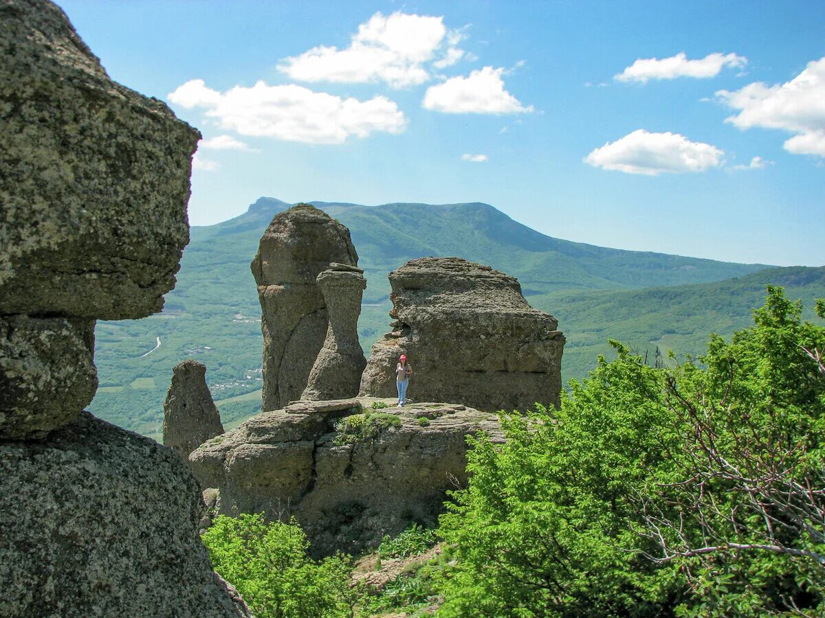 Достопримечательности которые растут в Крыму. Крымское путешествие. Крым знаковые объекты. Ашкадан Крым. Песня где то в крыму