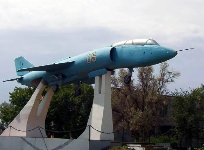 Саки 4. Саки 4 гарнизон. саки аэродром военный як-38. саки 4 миг 17. саки 4 военный городок.