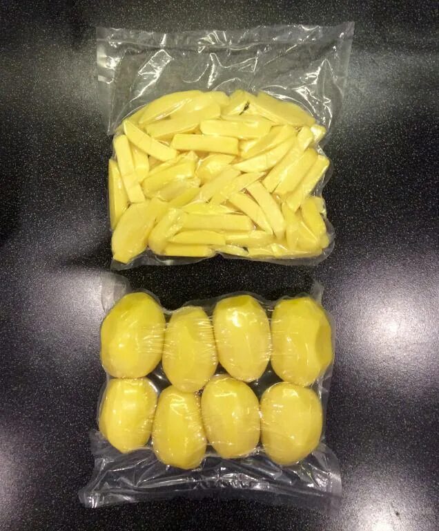 Картофель, вакуумная упаковка. Овощи в вакуумной упаковке. Картофель очищенный в вакуумной упаковке. Очищенные овощи.