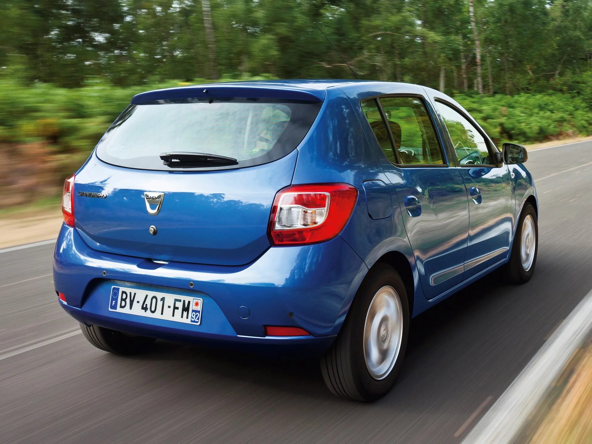 Рено сандеро тюмень. Renault Sandero 2. Рено Сандеро 2 поколения. Рено Сандеро 3 поколения. Renault Sandero 2014.