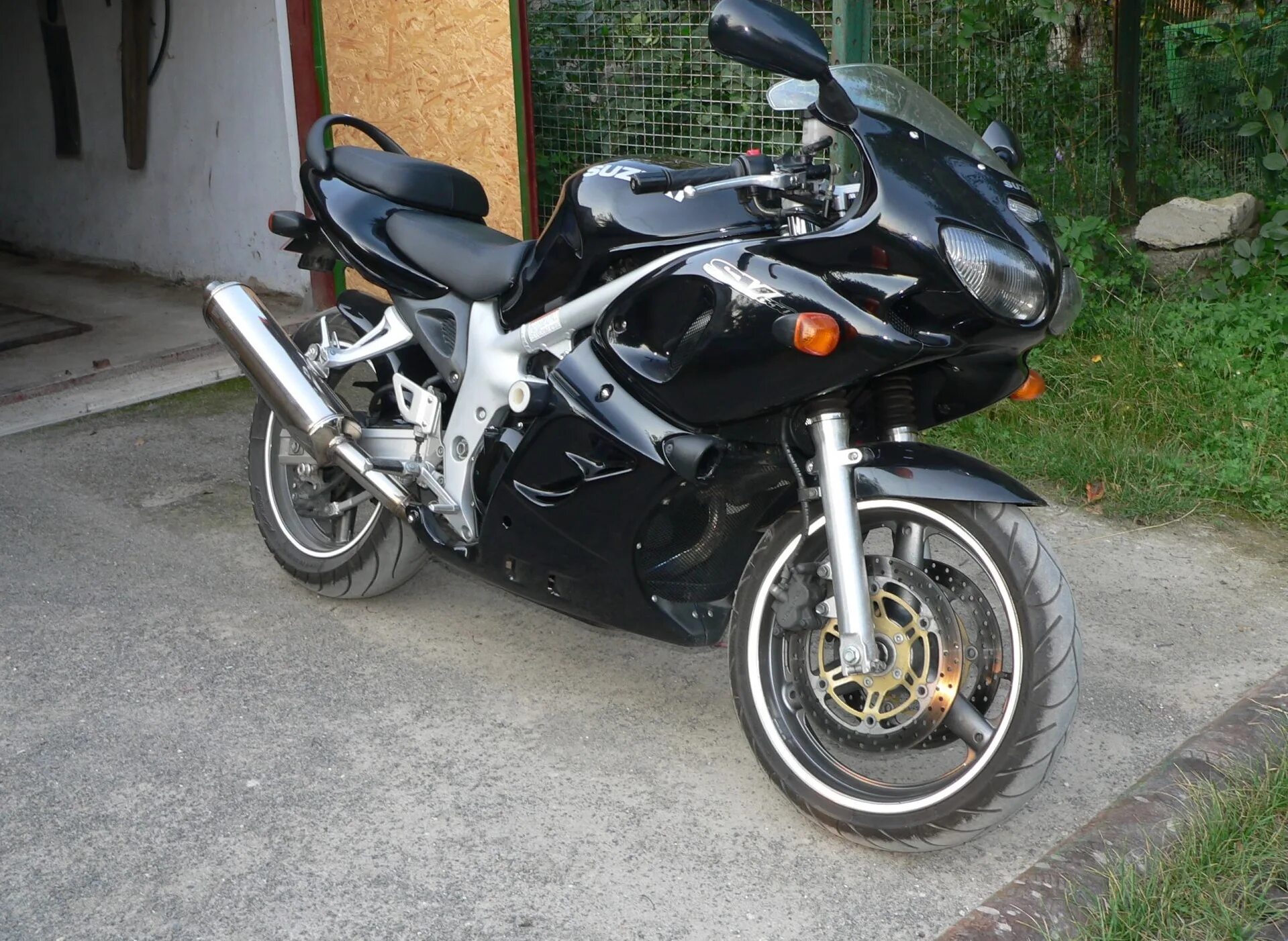 Сузуки SV 400. Suzuki sv650s 2000. Suzuki sv650 2000.