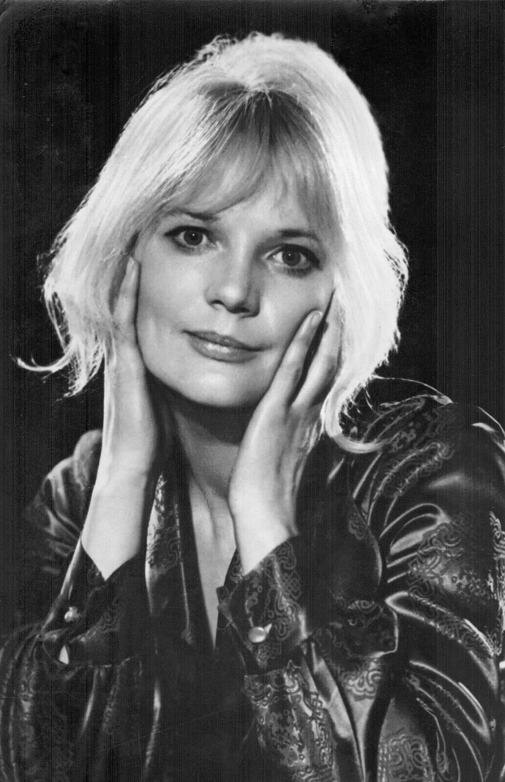 ингрида андриня в молодости. ингрида андриня актриса. ингрид андриня в молодости. ингрида андриня последняя реликвия. светлана михайловна брагарник.