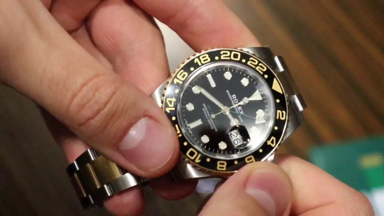 Часы ролекс оригинал отличить. Поддельный Rolex. Оригинал и копия ролексов. Как отличить часы ролекс оригинал.