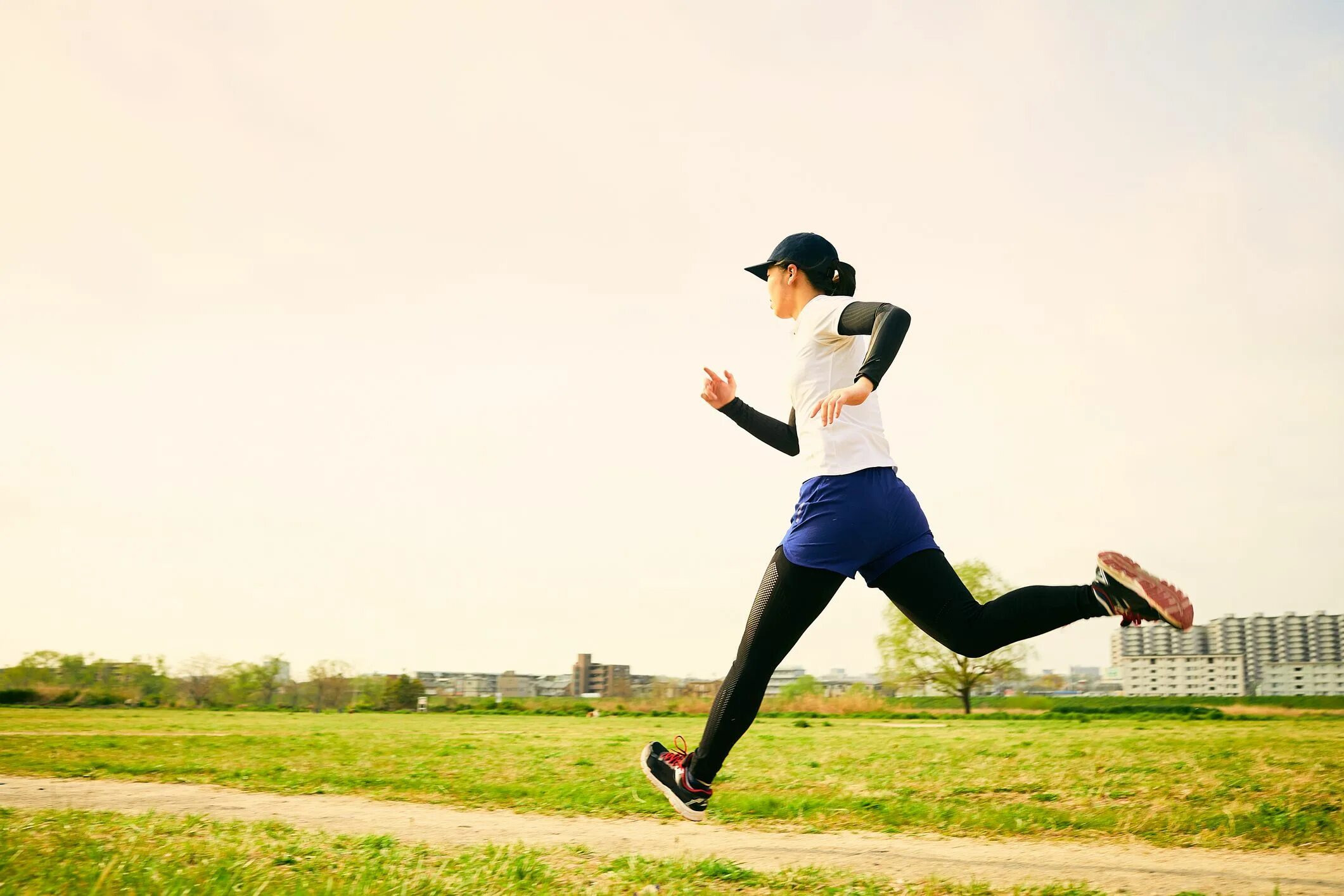 Runing или Running. Мужчина бегает. Осень спорт. Фото на тему Джоггинг.